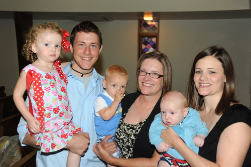 Cybil with her son Ty, daughter Sheree and their children from Freemont, NE