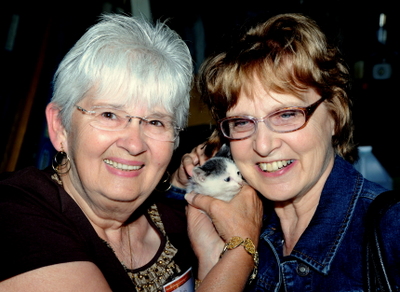 Lois Wilmer & Sharon Sundvall with a darling kitten