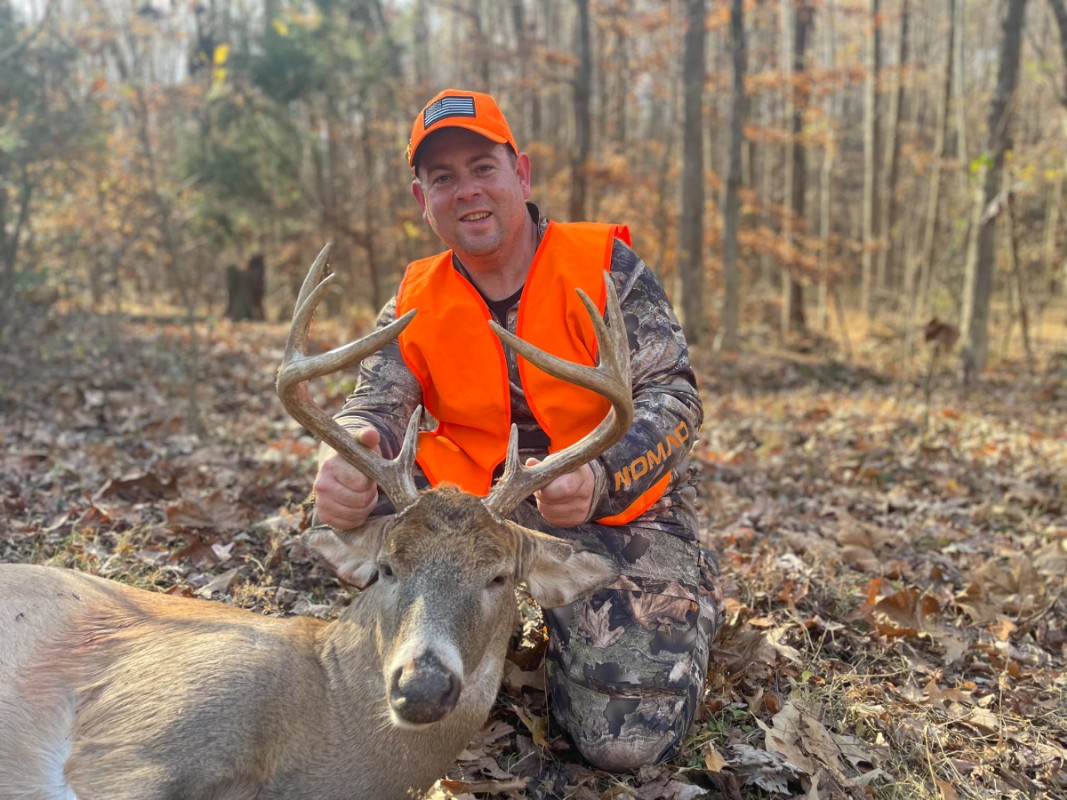 Madisonville, KY Deer Hunt Rifle House of Shadows, Tampa